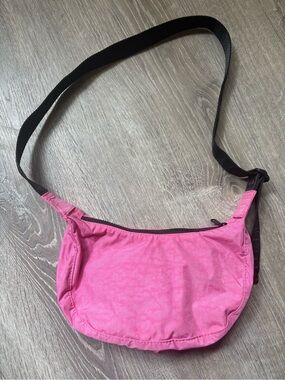 BAGGU Pink Crossbody Bag with Black Strap
